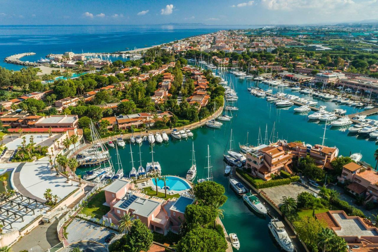 Residence Delfino, Portorosa Furnari Bagian luar foto