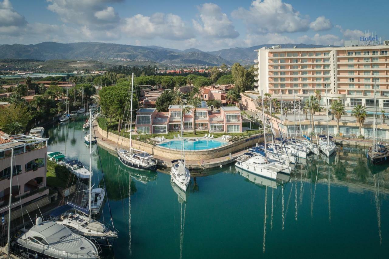 Residence Delfino, Portorosa Furnari Bagian luar foto