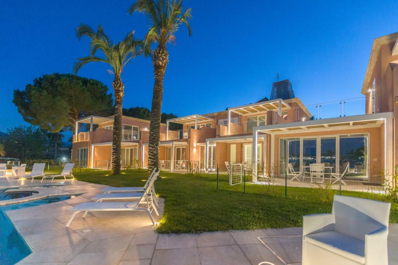Residence Delfino, Portorosa Furnari Bagian luar foto