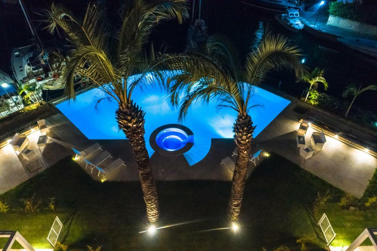 Residence Delfino, Portorosa Furnari Bagian luar foto