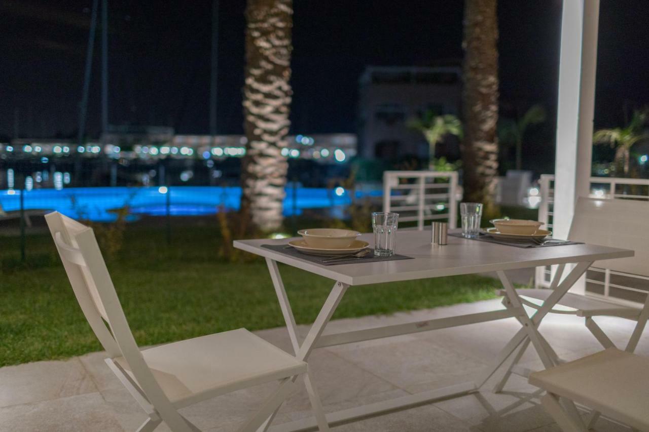 Residence Delfino, Portorosa Furnari Bagian luar foto