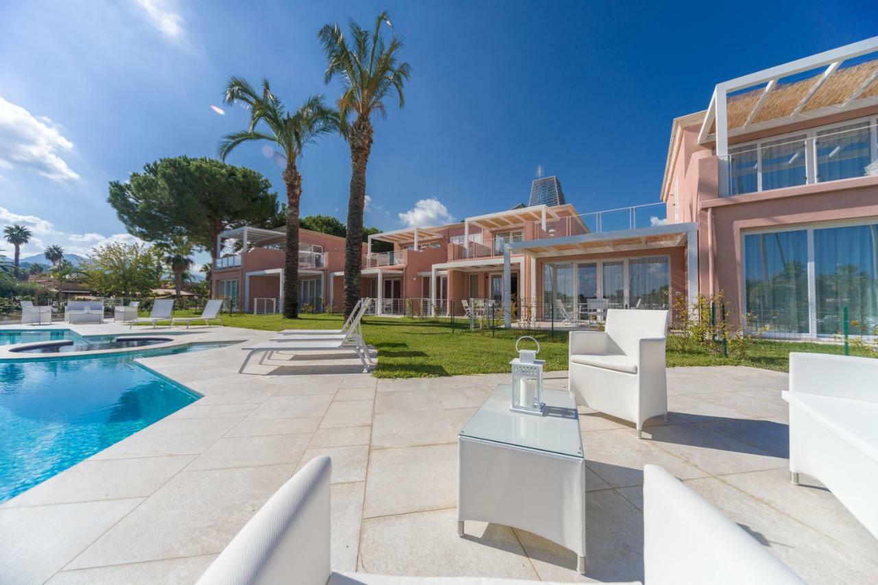 Residence Delfino, Portorosa Furnari Bagian luar foto