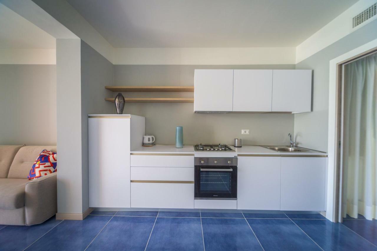 Residence Delfino, Portorosa Furnari Bagian luar foto