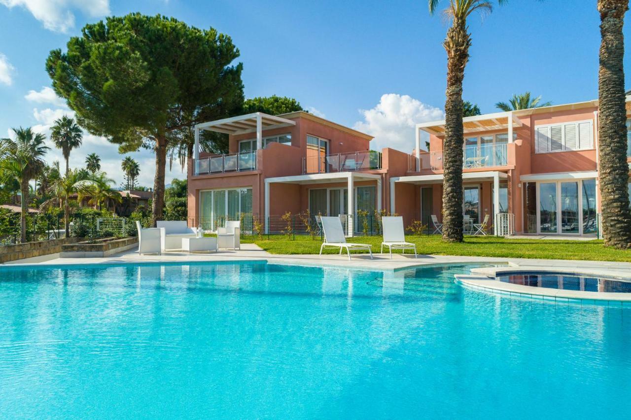 Residence Delfino, Portorosa Furnari Bagian luar foto
