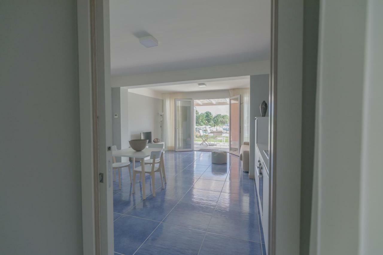 Residence Delfino, Portorosa Furnari Bagian luar foto