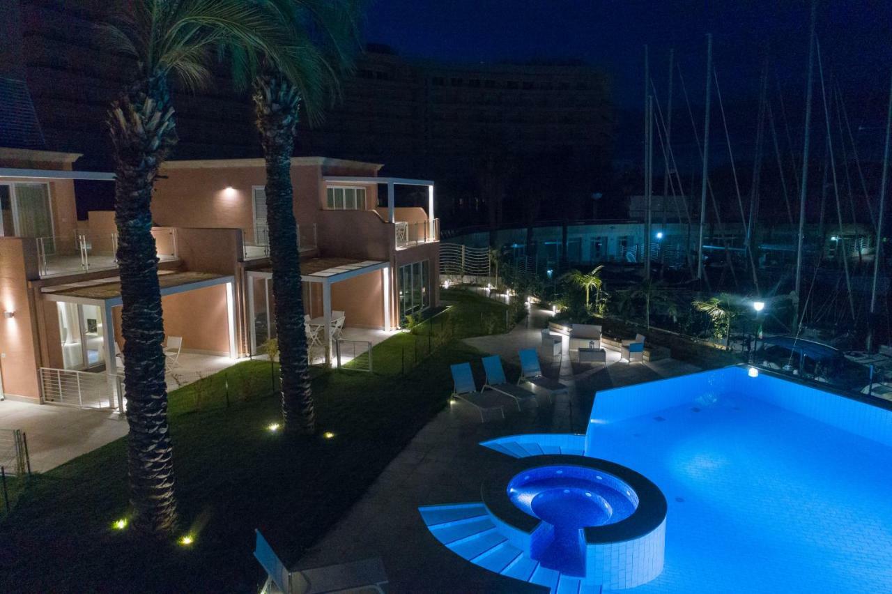 Residence Delfino, Portorosa Furnari Bagian luar foto