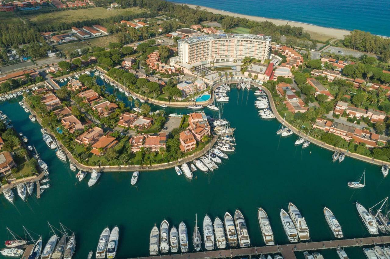 Residence Delfino, Portorosa Furnari Bagian luar foto