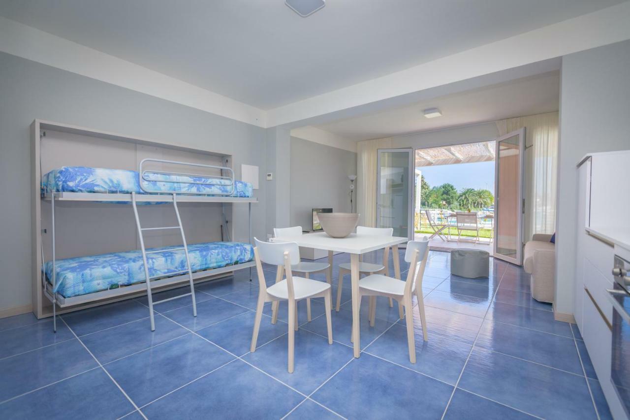 Residence Delfino, Portorosa Furnari Bagian luar foto