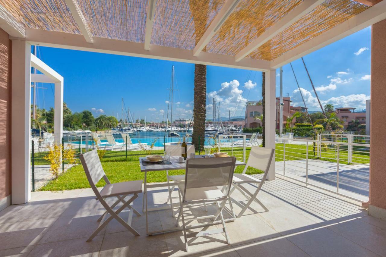 Residence Delfino, Portorosa Furnari Bagian luar foto