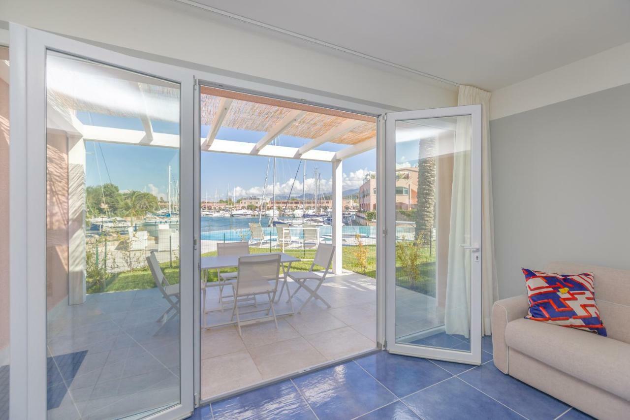 Residence Delfino, Portorosa Furnari Bagian luar foto