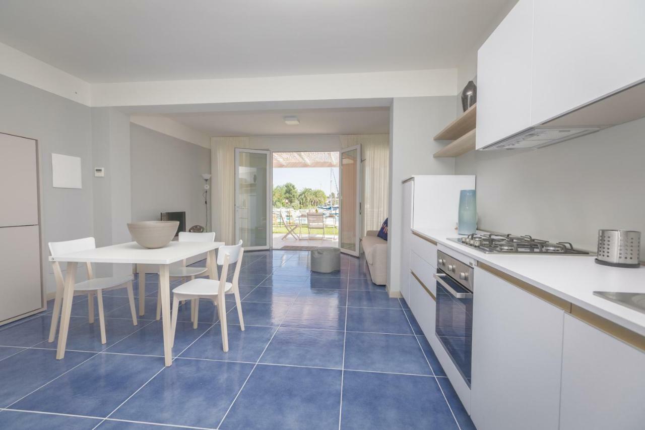 Residence Delfino, Portorosa Furnari Bagian luar foto
