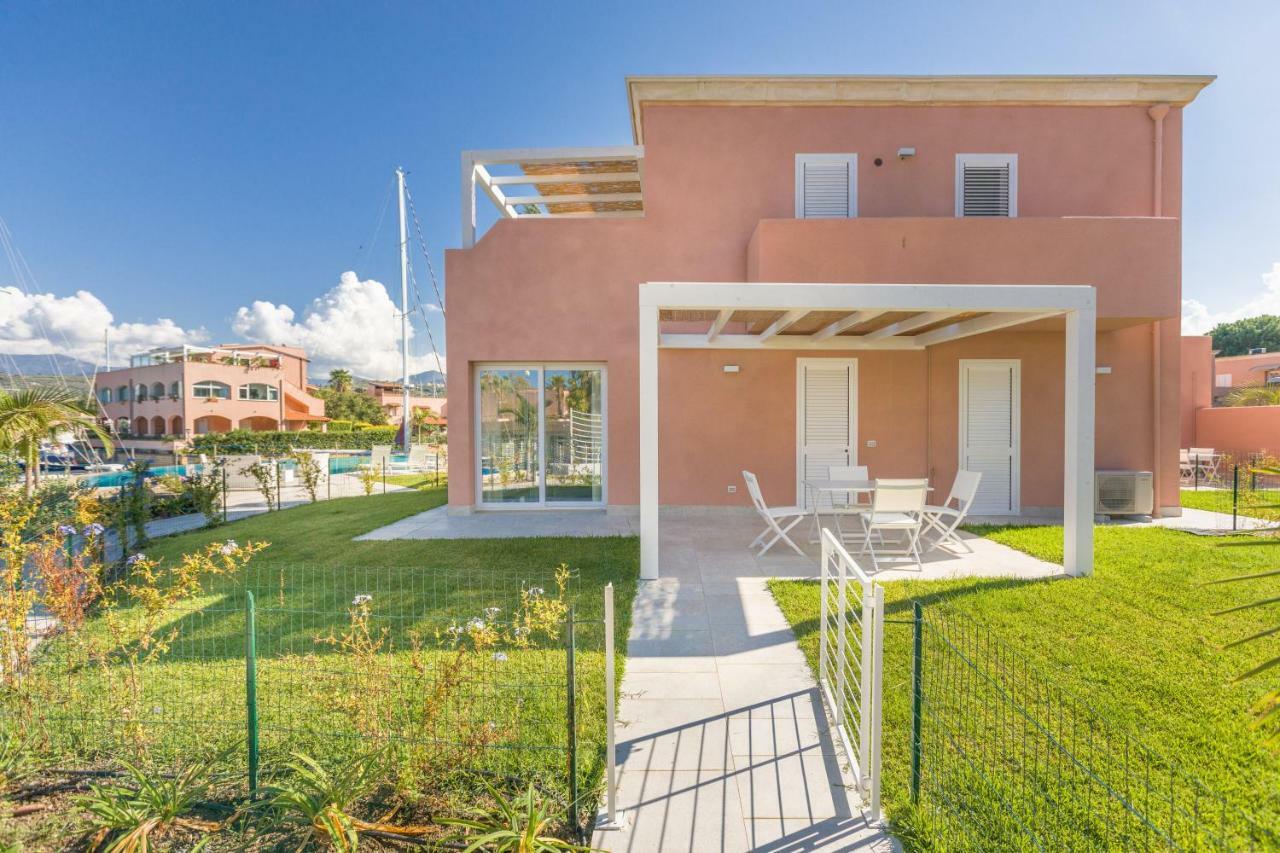Residence Delfino, Portorosa Furnari Bagian luar foto
