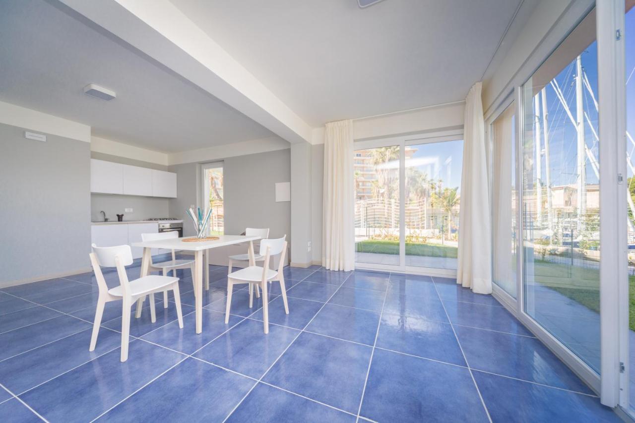 Residence Delfino, Portorosa Furnari Bagian luar foto