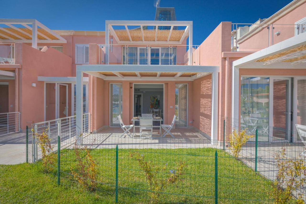 Residence Delfino, Portorosa Furnari Bagian luar foto